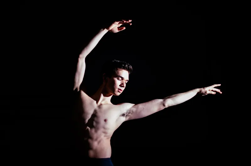 Karl Pil onstage in contemporary work